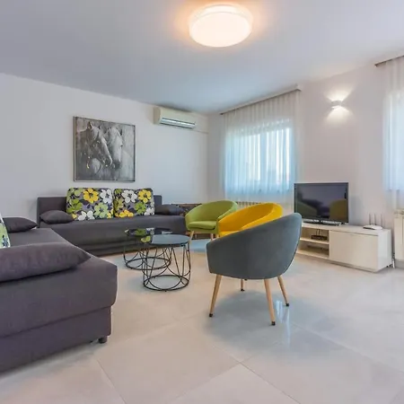 Damir 411 Pax Appartamento Crikvenica